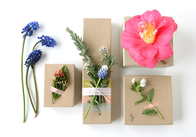 Bloom Gift Toppers by Stephmodo